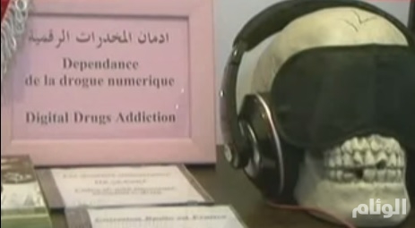 نقره لتكبير أو تصغير الصورة ونقرتين لعرض الصورة في صفحة مستقلة بحجمها الطبيعي