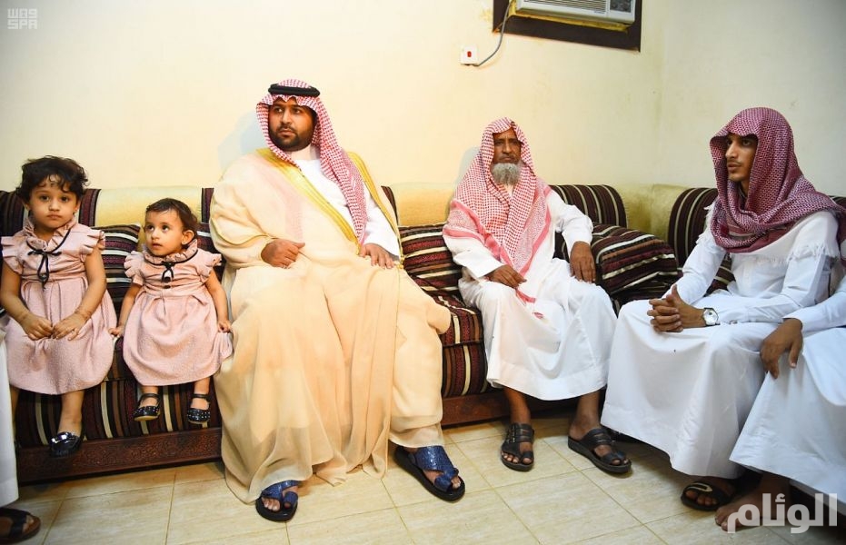 أمير منطقة جازان بالنيابة ينقل تعازي القيادة الرشيدة لذوي الشهيد الحارثي أمير منطقة جازان بالنيابة ينقل تعازي القيادة الرشيدة لذوي الشهيد الحارثي
