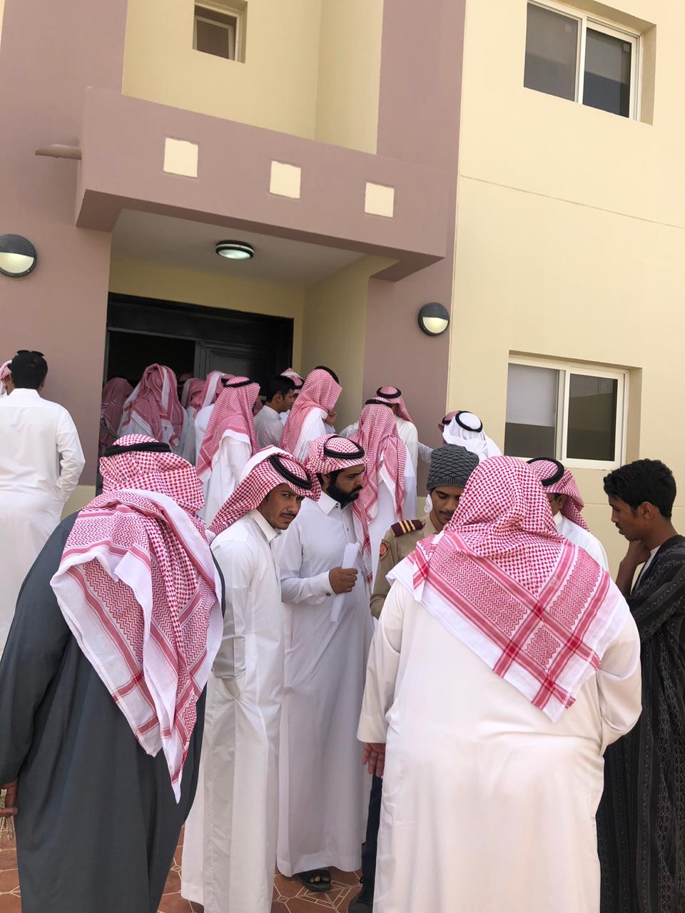 المستفيدون يتزاحمون لحجز 1040 فيلا hshk4.jpg