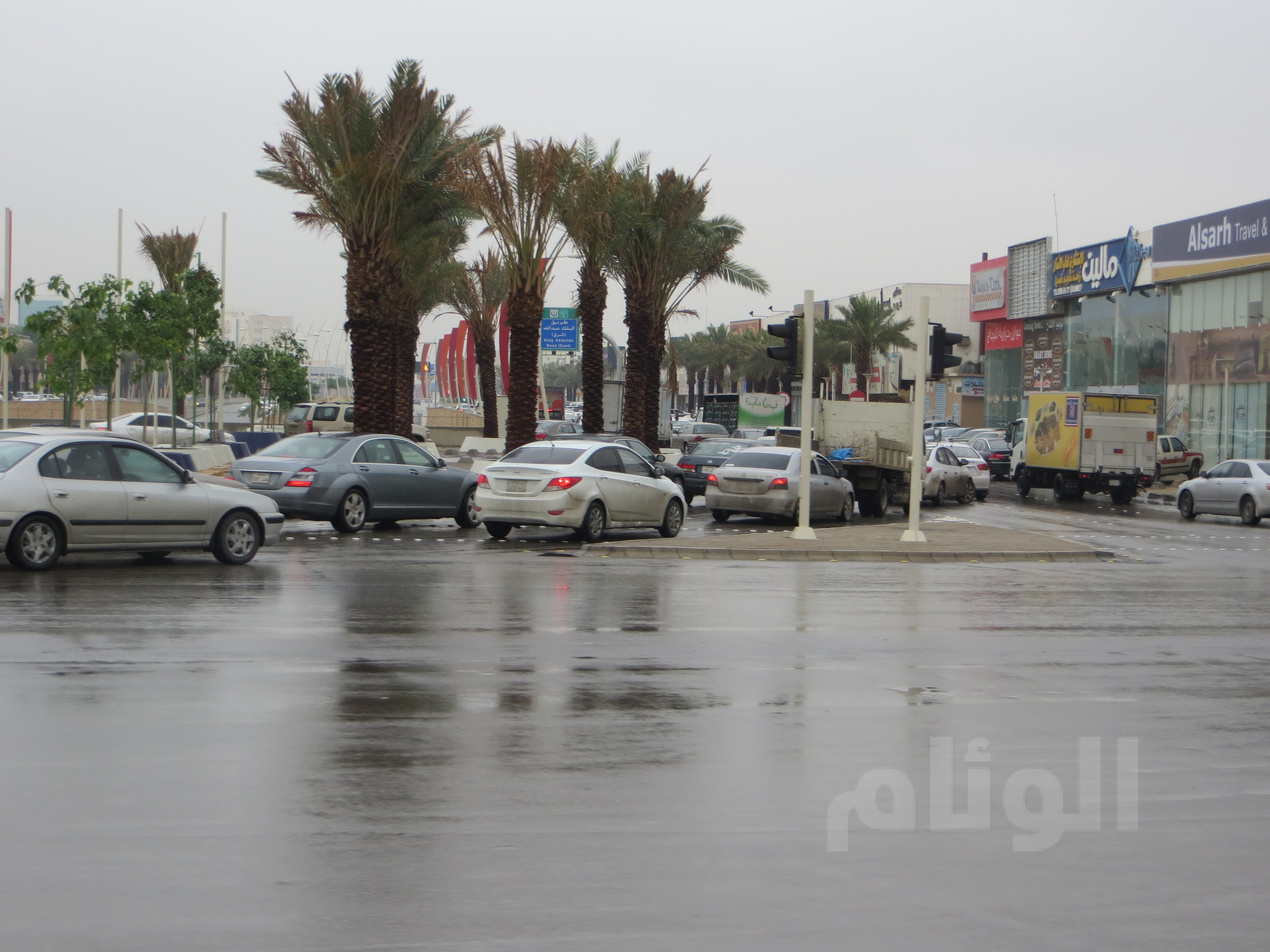 بالصور عدسة الوئام ترصد أمطار الرياض الغزيرة اليوم ارشيف 2013 صحيفة الوئام الإلكترونية