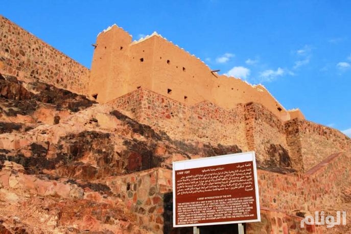 «عيرف» قلعة تاريخية تبرهن مهارة الحائليين «القدامى» في فن العمارة «عيرف» قلعة تاريخية تبرهن مهارة الحائليين «القدامى» في فن العمارة
