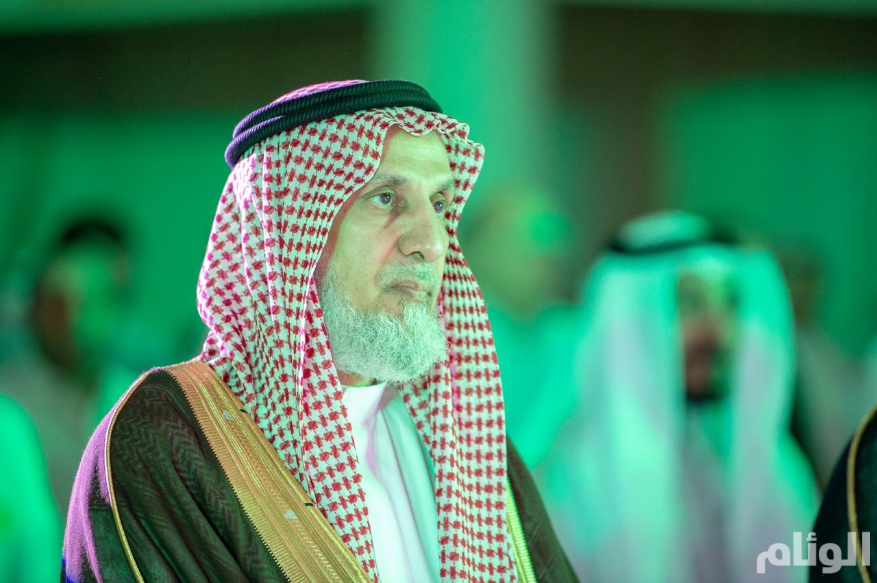 مدير جامعة أم القرى يشارك أهالي القنفذة بتخريج 1600 من ...