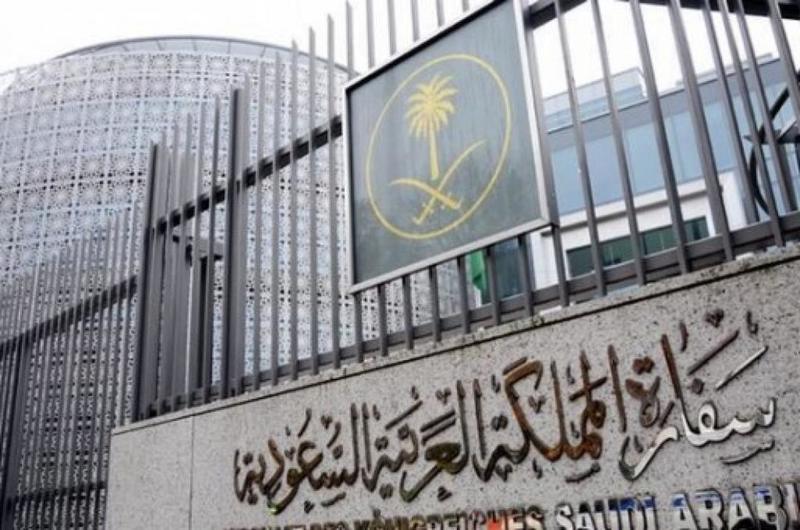 السفارة السعودية بكازاخستان: التزموا بـ”قانون حظر النقاب” في البلد المضيف