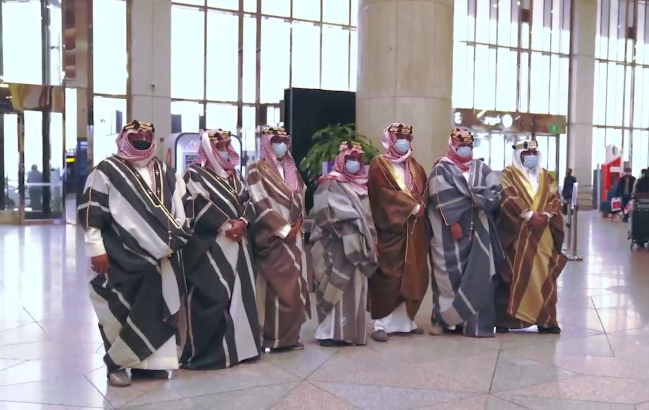 جانب من احتفالات موظفي "مطارات" بيوم التأسيس