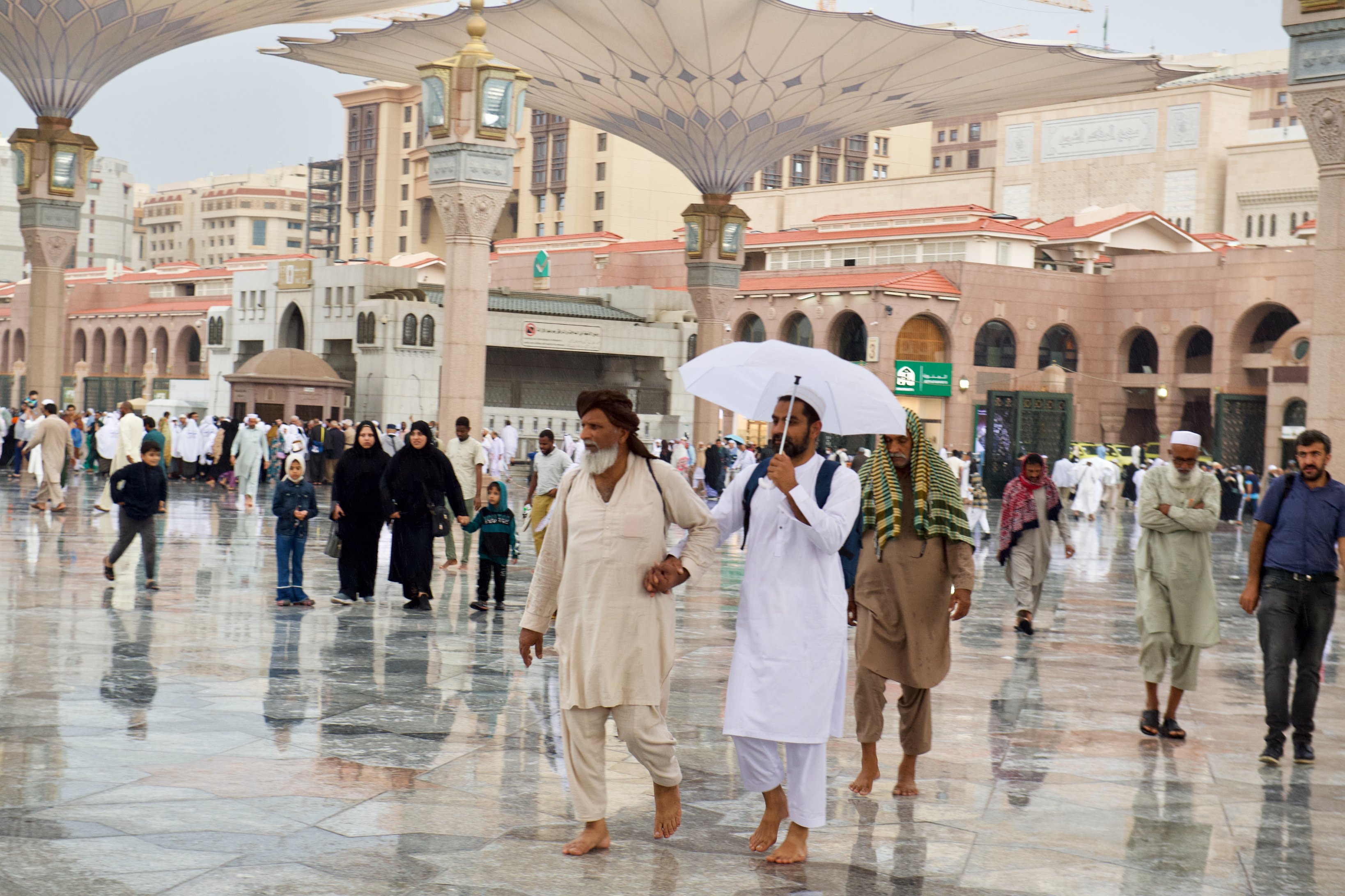 تحذيرات من الدفاع المدني بشأن الأحوال الجوية في عدة مناطق بالمملكة