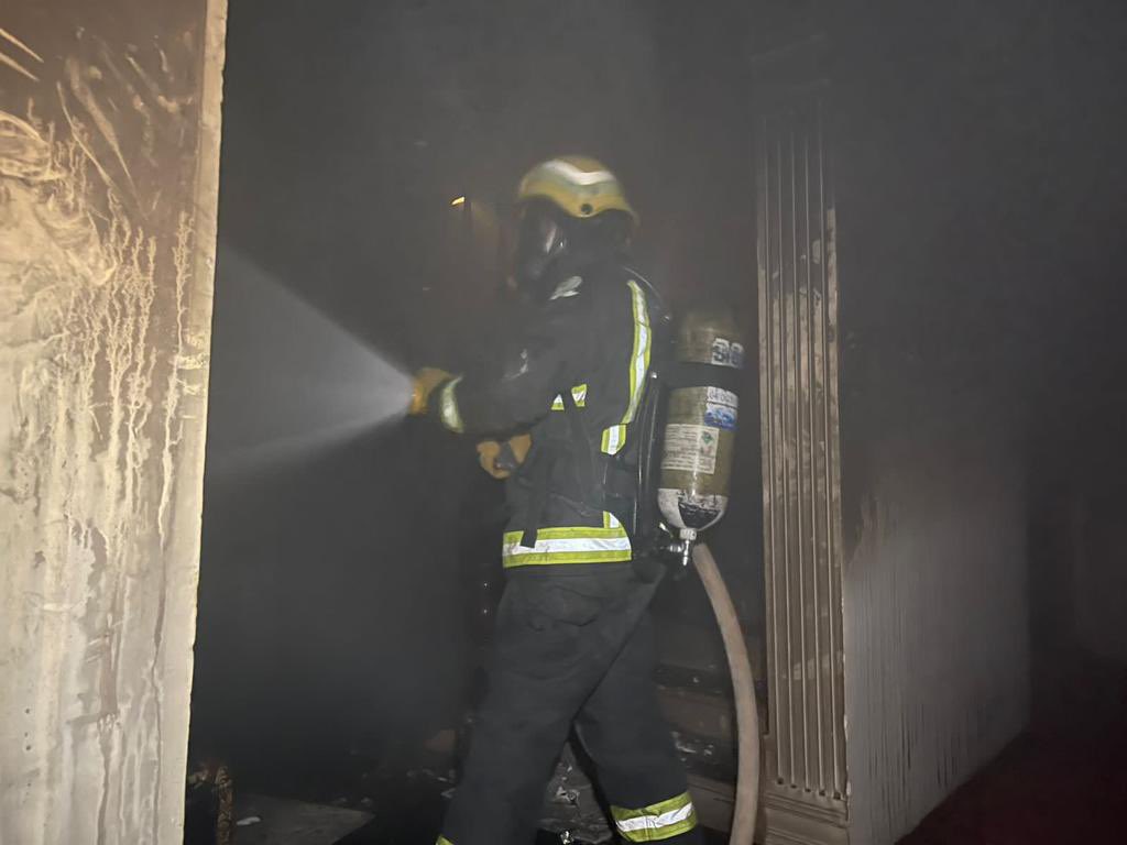 الدفاع المدني في الرياض يخمد حريقًا في 3 محال لتصنيع الأثاث.. ولا إصابات