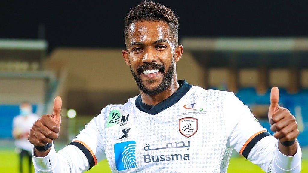 الكشف الطبي يفصل نواف العابد عن الانضمام للقادسية