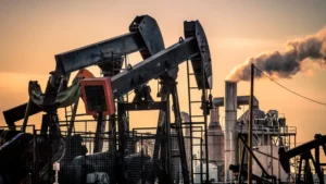 أسعار النفط تقفز 2% بعد الغارات الجوية ضد الحوثيين
