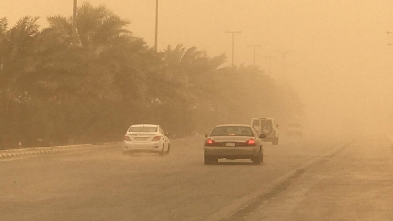 الأرصاد: استمرار تأثير الرياح النشطة المثيرة للأتربة والغبار على عدة مناطق في السعودية