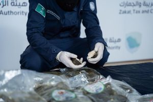 إحباط محاولة تهريب حبوب مخدرة بجمرك الحديثة