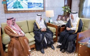 أمير الرياض يستقبل رئيس جمعية المتقاعدين