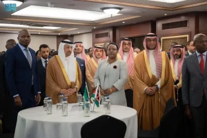 استقبال وزير الاستثمار في القصر الرئاسي الكيني
