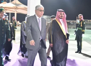 رئيس كازاخستان يصل جدة للمشاركة في القمة الخليجية مع دول آسيا الوسطى