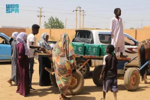 مركز الملك سلمان للإغاثة يوزع أكثر من 5 أطنان من السلال الغذائية في السودان