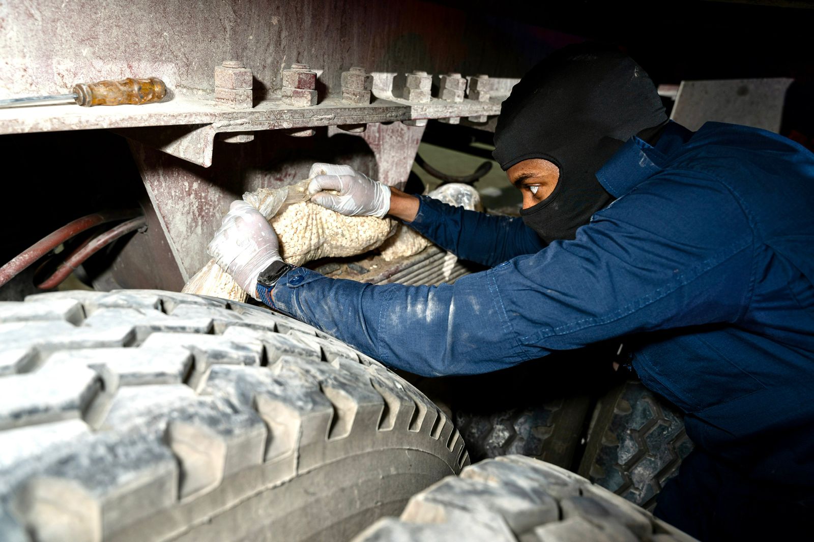 ضبط مستودع يغش في تواريخ صلاحية الأرز بالرياض ومصادرة 2.7 طن