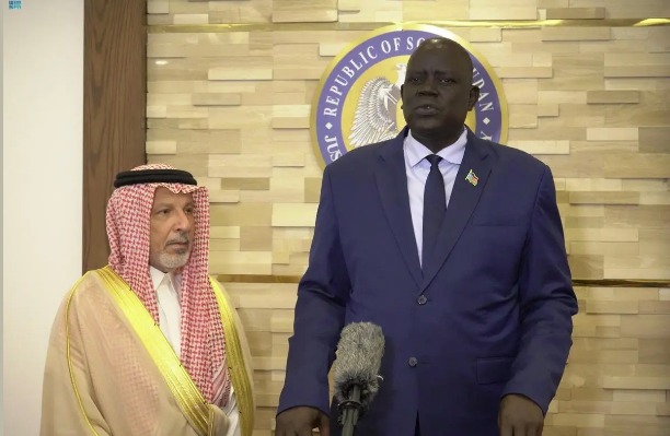 أحمد بن عبدالعزيز قطان، دينق داو دينق