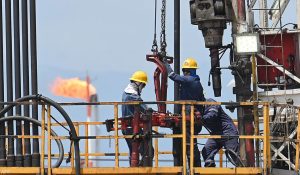 ارتفاع أسعار النفط بسبب المخاوف من اضطرابات الشحن المحتملة