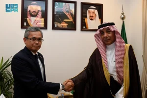 مدير فرع وزارة الخارجية بمنطقة مكة المكرمة يستقبل القنصل العام لماليزيا بجدة