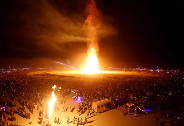 مهرجان الرجل المحترق