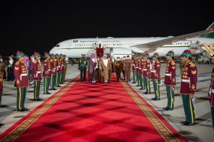 ولي العهد يبدأ زيارة لسلطنة عمان