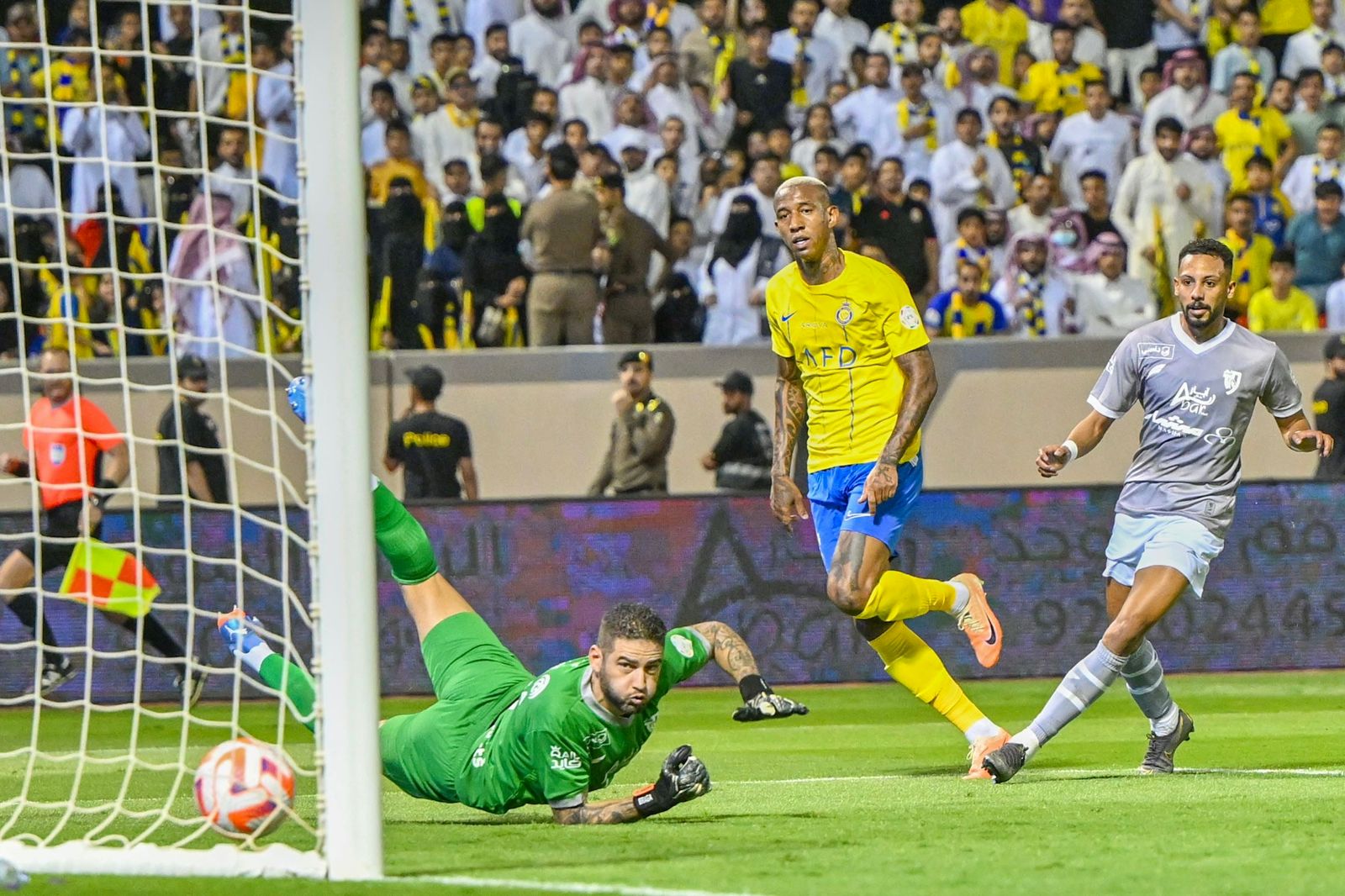 النصر والطائي - أندرسون تاليسكا