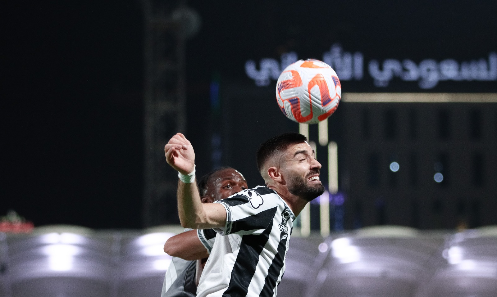 الشباب والطائي