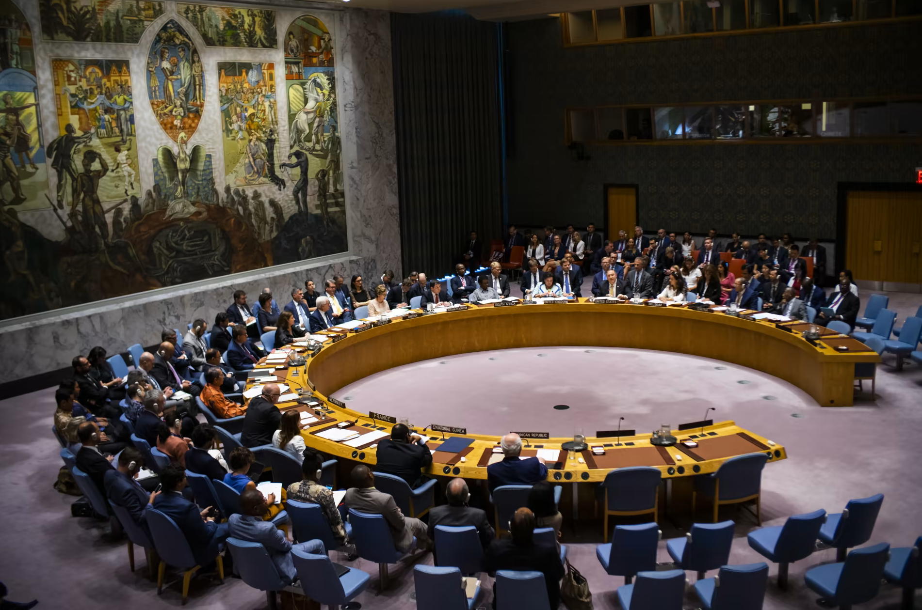 مجلس الأمن ينظر في الغارات الأمريكية على العراق وسوريا