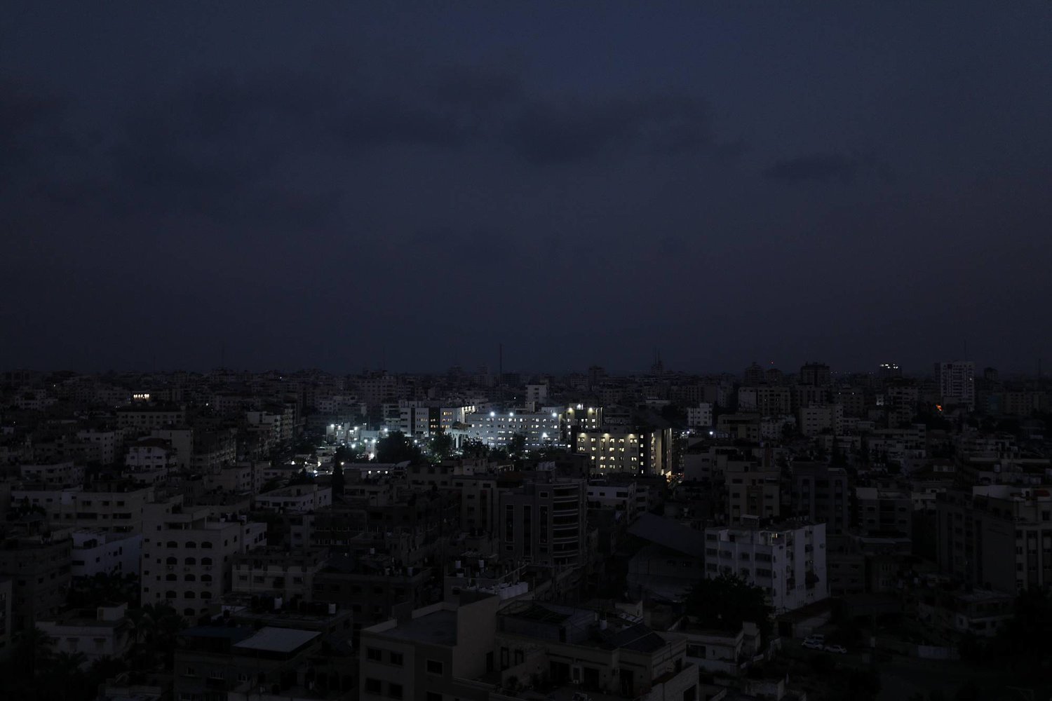 منسق الأمم المتحدة الإنساني: غزة أصبحت “غير صالحة للسكن”