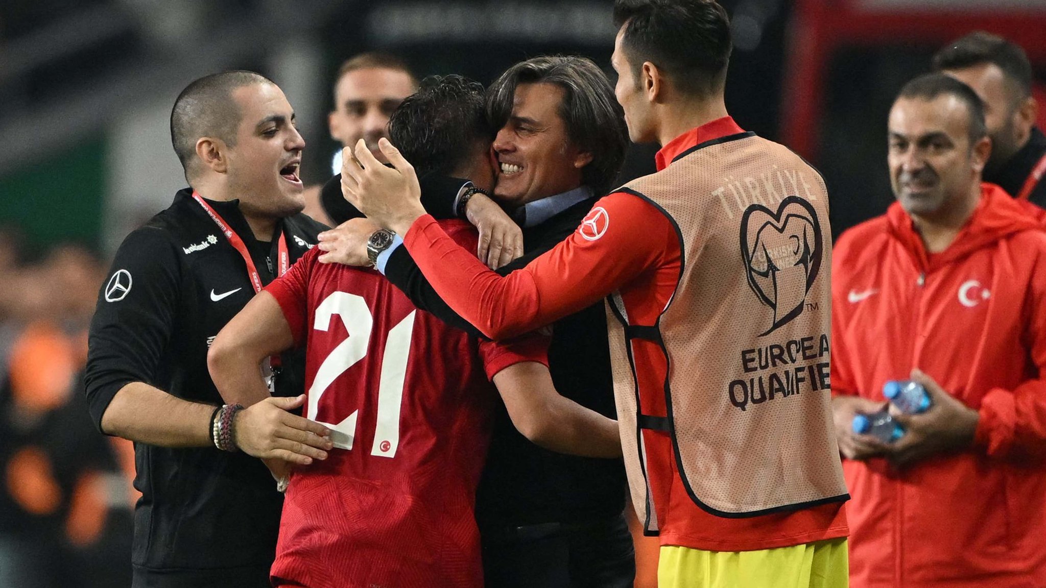 تركيا تقتنص فوزا مثيرا من التشيك وتتأهل لدور الـ 16 منتخب تركيا