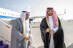 وزير الدفاع السعودي الأمير خالد بن سلمان لدى استقباله نظيره الكويتي الشيخ أحمد الفهد بالرياض