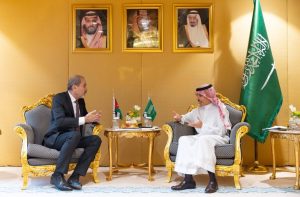 الأمير فيصل بن فرحان التقى وزير الخارجية الأردني