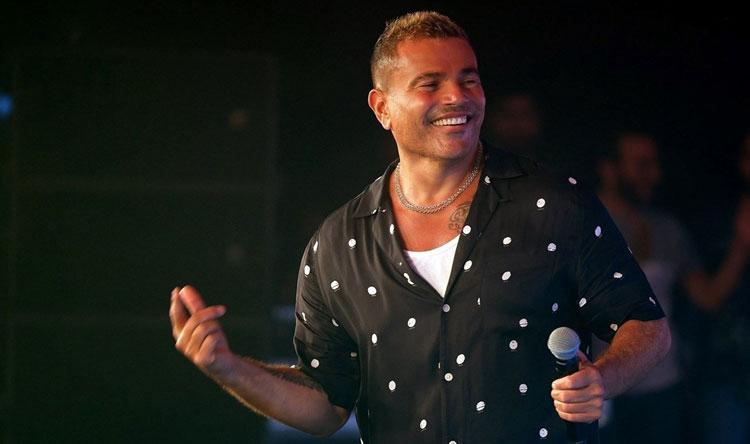 حفل “الحكاية”.. عمرو دياب يرفع سقف أسعار الحفلات في مصر لمليون جنيه