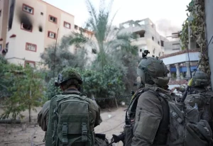 رويترز عن مسؤولين إسرائيليين: هجوم رفح البري يقترب