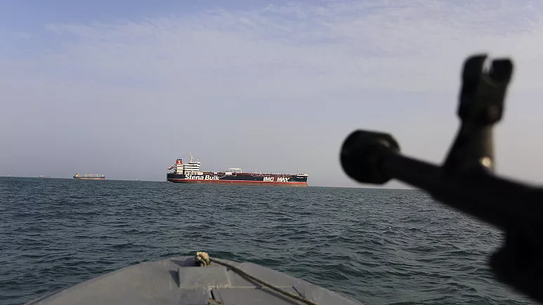 تهديد سلامة الملاحة والتجارة في البحر الأحمر