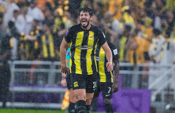 أحمد حجازي يثير الارتباك في معسكر الاتحاد قبل مباراة الرياض