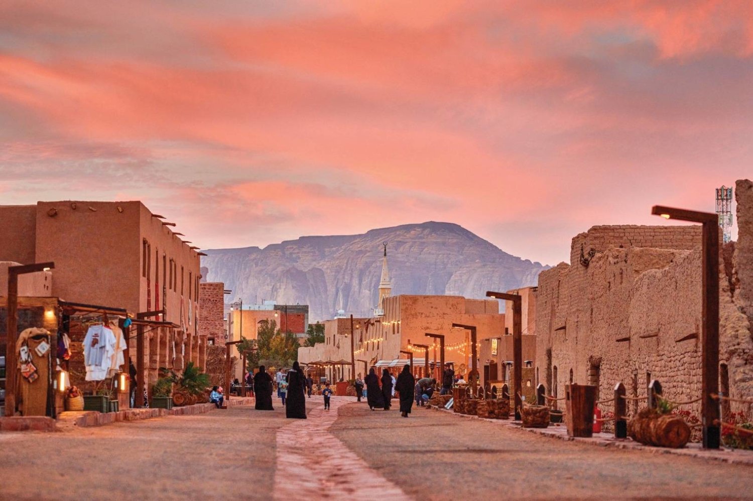 156 % نسبة التعافي في أعداد السياح لـ السعودية خلال 2023