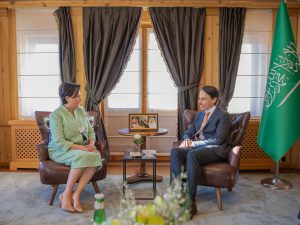 وزير الخارجية يبحث مع نظيرته الإكوادورية العلاقات الثنائية وفرص تعزيزها