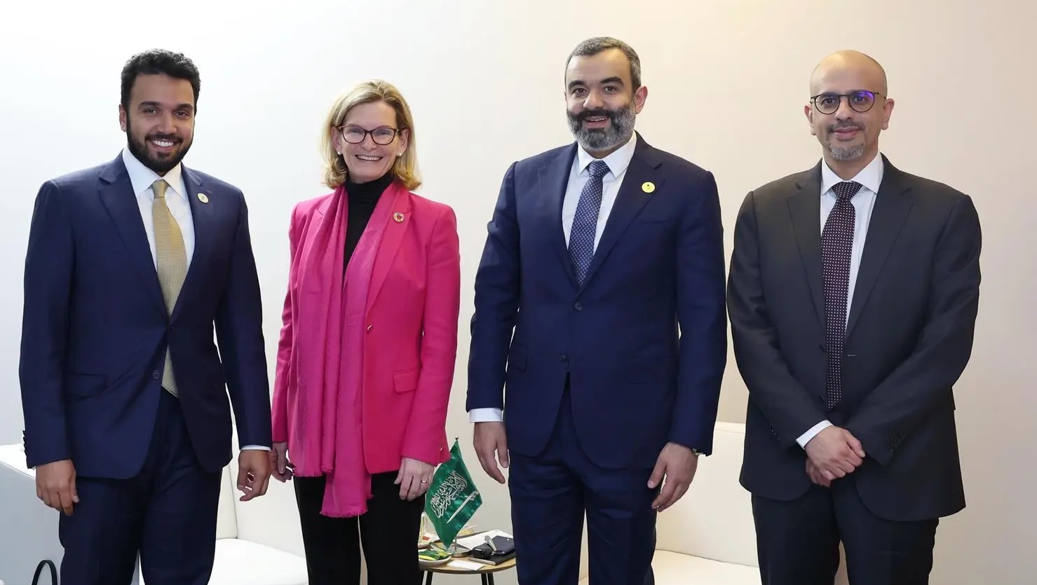 لتعزيز التعاون والشمولية الرقمية.. السواحه يلتقي مسؤولي الاتحاد الدولي للاتصالات في دافوس وزير الاتصالات يلتقي مسؤولي الاتحاد الدولي للاتصالات