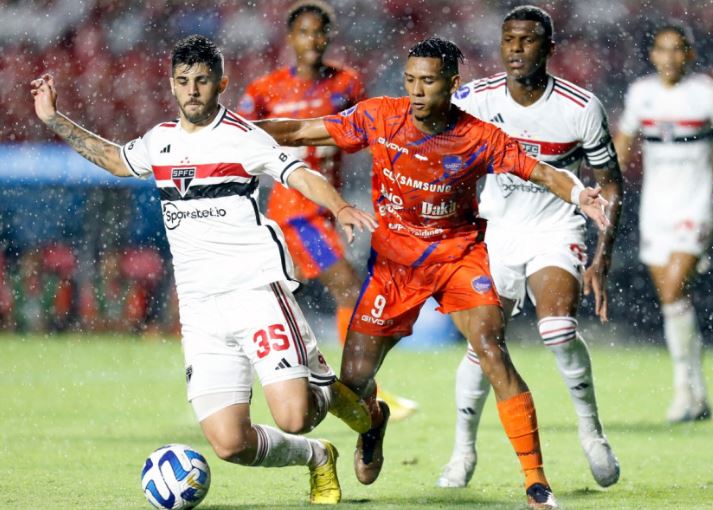 المدافع البرازيلي بيرالدو يتعاقد مع سان جرمان حتى 2028