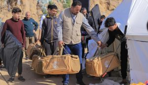 “إغاثي الملك سلمان” يواصل توزيع المواد الإغاثية للمستفيدين في غزة
