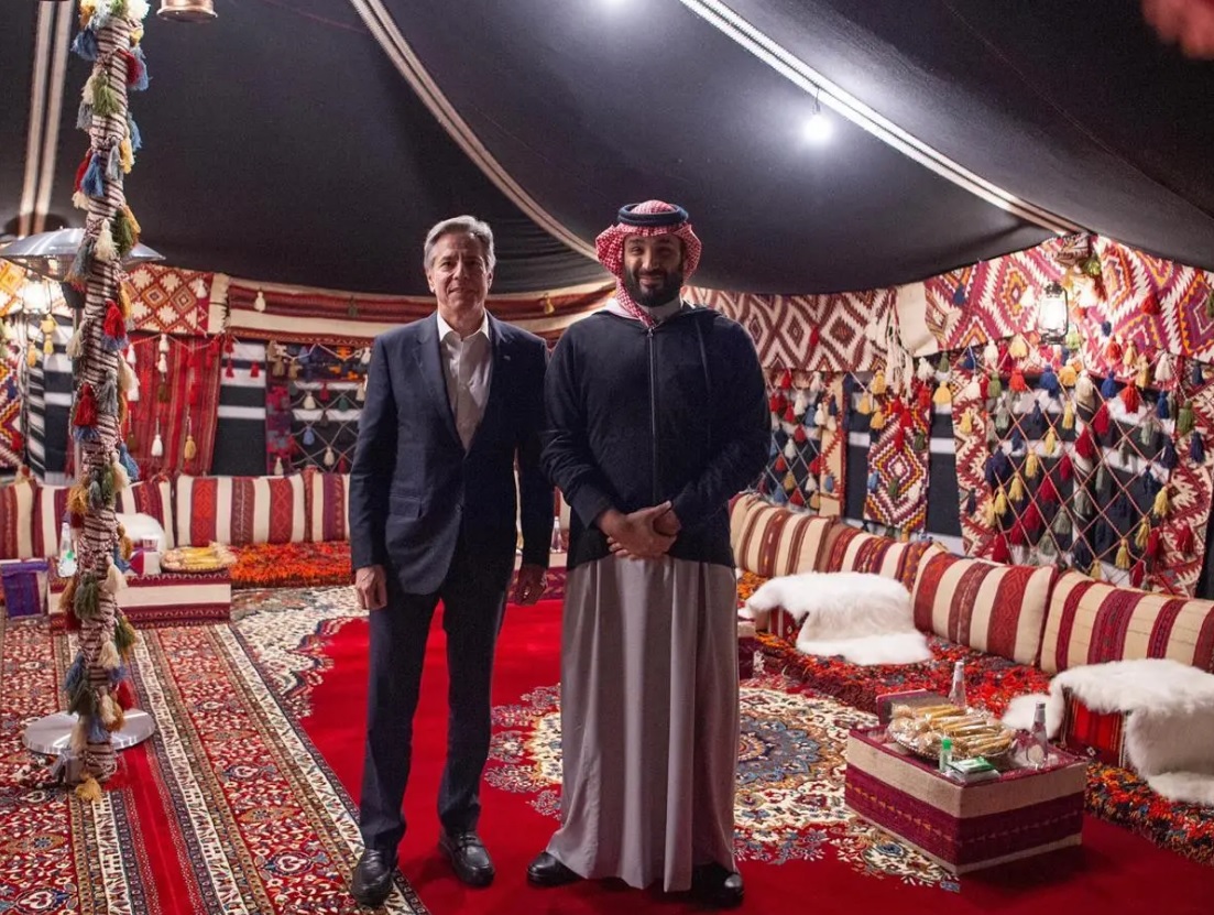 ولي العهد يلتقي وزير الخارجية الأمريكي في المخيم الشتوي في العُلا ولي العهد يلتقي وزير الخارجية الأمريكي