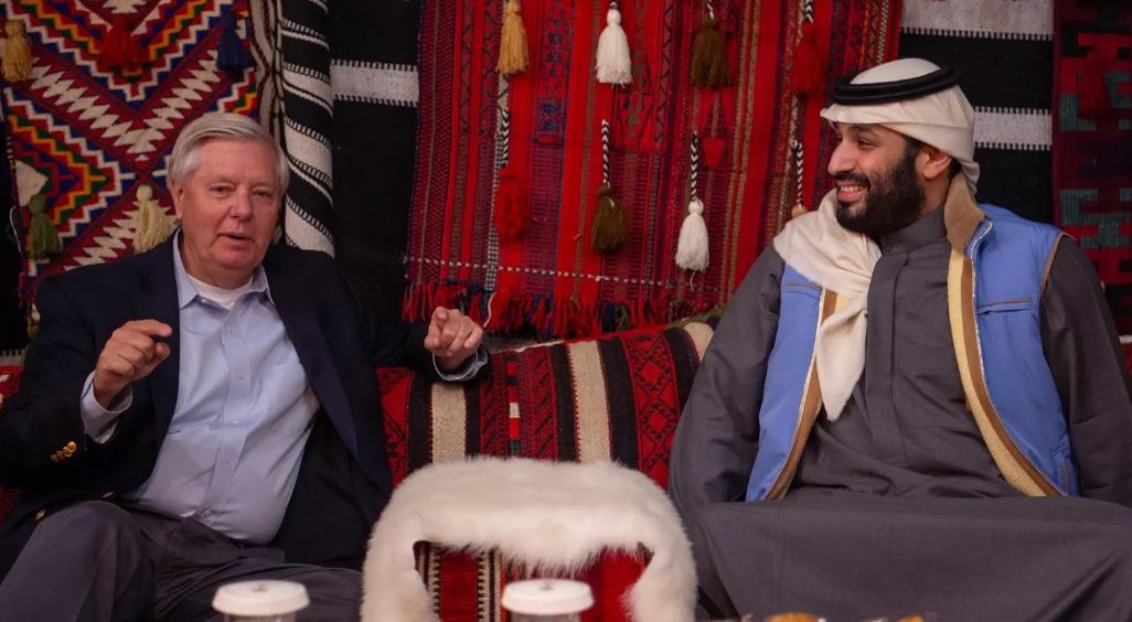ولي العهد يستعرض تطورات الأوضاع الإقليمية والدولية مع السيناتور الأمريكي ليندسي غراهام