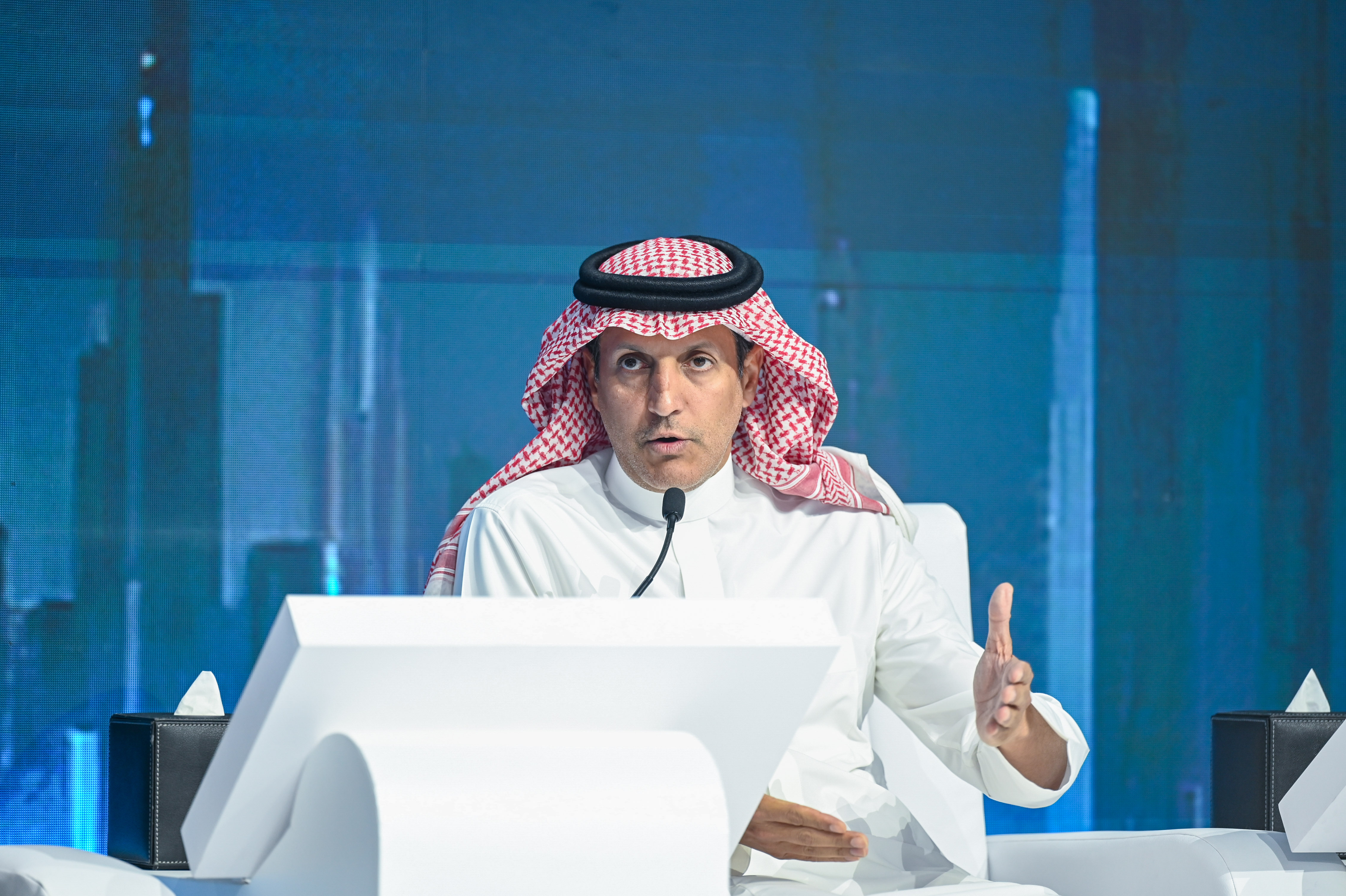 الرئيس التنفيذي للوطنية للإسكان: استثماراتنا العقارية ستصل إلى ربع ترليون ريال.. وخلال العام الحالي نستهدف ضخ استثمارات تجارية و خدمية و ترفيهية بـ 6 مليار الرئيس التنفيذي للشركة الوطنية للإسكان الأستاذ محمد بن صالح البطي