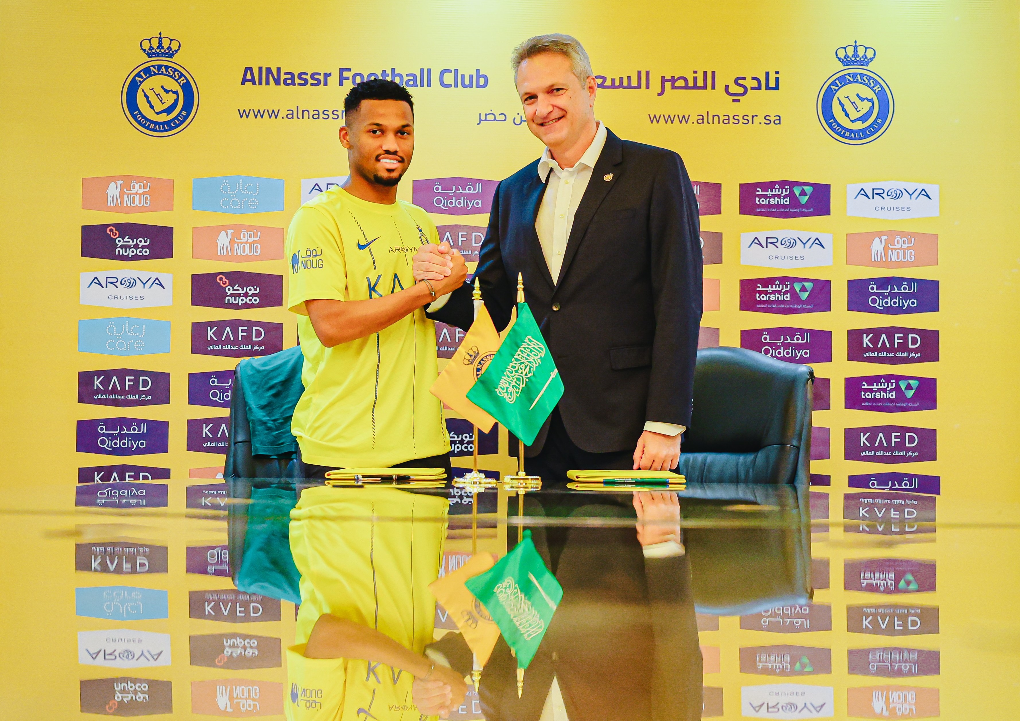 النصر يعلن تجديد عقد ثنائي الفريق حتى 2028