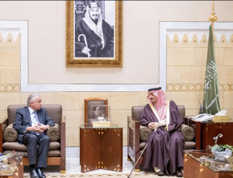 أمير منطقة الرياض يستقبل وزير خارجية كوستاريكا