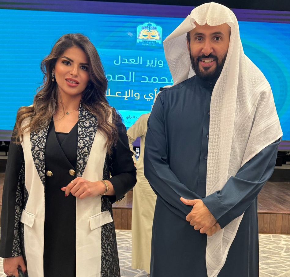 نجلاء القحطاني لـ”الوئام”: “إكس” ليس مقياسا.. وافتخر بصورتي مع وزير العدل
