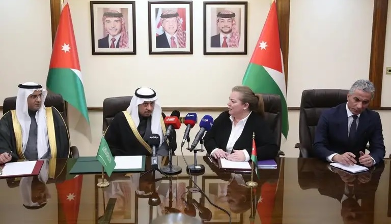250 مليون دولار على 5 سنوات.. المملكة تقدم الشريحة الأخيرة من دعم موازنة الأردن جانب من توقيع الاتفاق