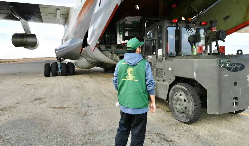وصول الطائرة الإغاثية السعودية الـ 35 إلى العريش تمهيدًا لدخول المساعدات للفلسطينيين