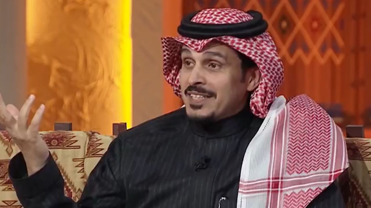 ناقد رياضي: في الاتحاد “بنزيما” يلعب باسمه و”حمدالله” بأهدافه