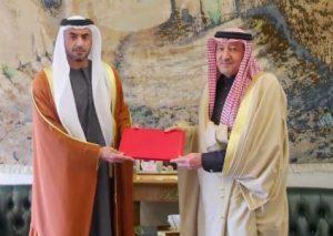 وزير الخارجية يتلقى رسالة خطية من نظيره الإماراتي بشأن تعزيز العلاقات الثنائية المتينة